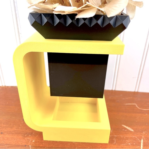 The Daka Planter, Planter with Stand, Indoor Flower Pot, Succulent - Picture 2 of 9